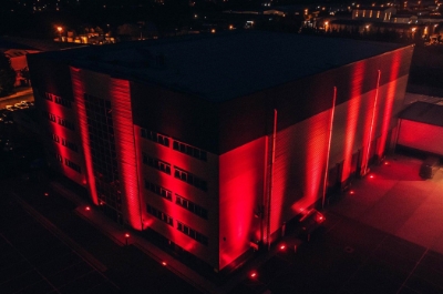 Light It In Red – QX40 lights up Production Park